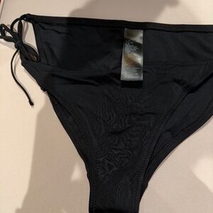 NWOT black bikini bottom